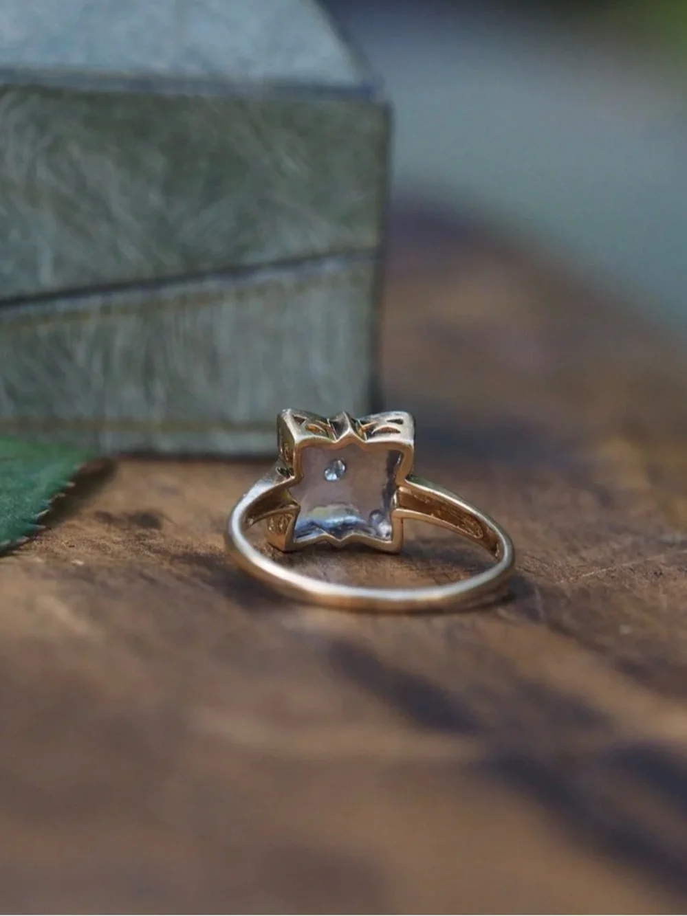 Vintage-Inspired Gold and Silver Floral Diamond Ring